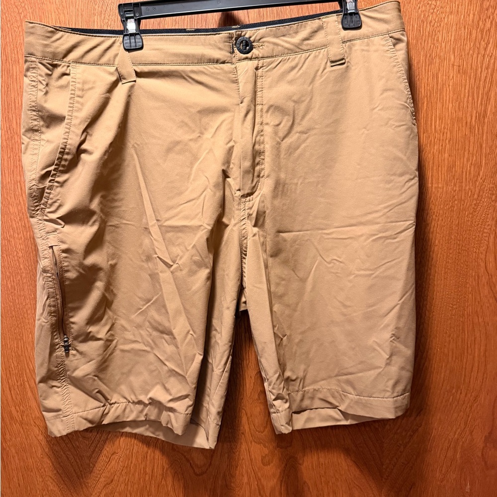 Orvis Men's Cargo Shorts in Light Brown Men’s size 36